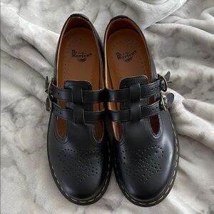 Dr. Martens Black women’s  8065 smooth leather Mary Jane Dress Shoes Size 11